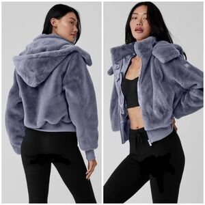 ALO YOGA FAUX FUR FOXY JACKET in FOG SZ S